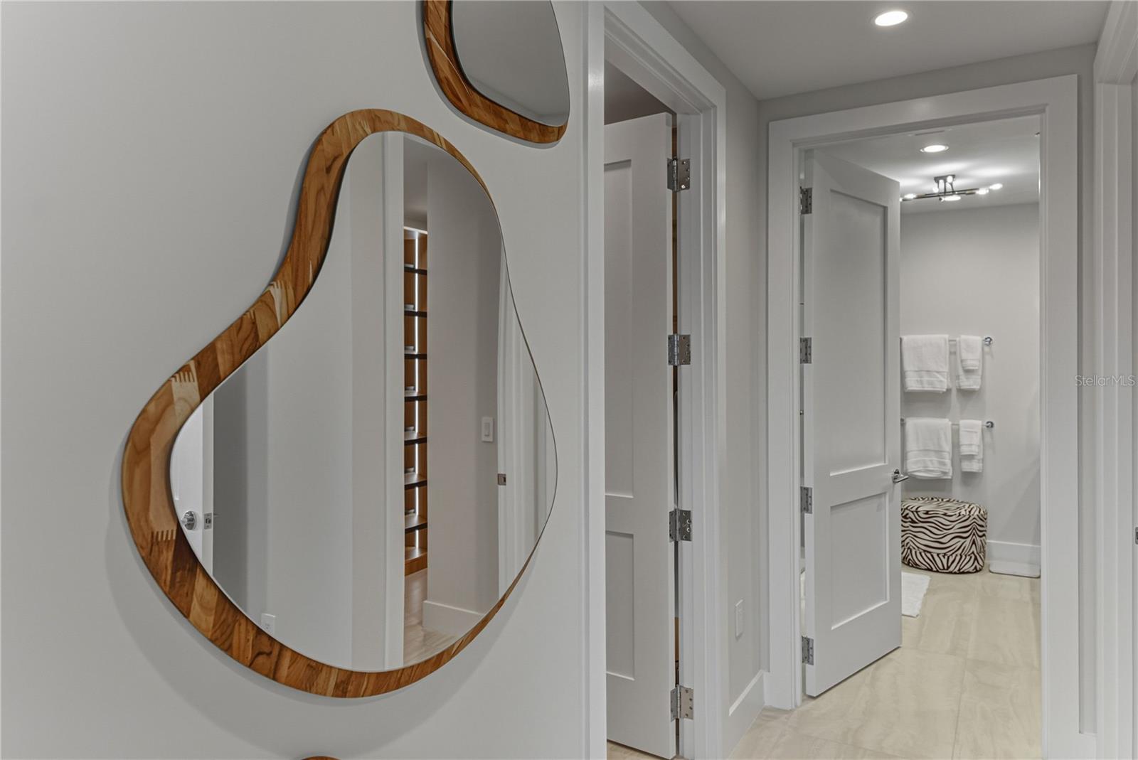 Image 45 of 100 For 275 1st Avenue S 1701