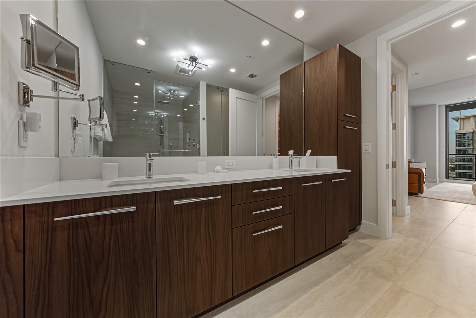 Image 48 of 100 For 275 1st Avenue S 1701