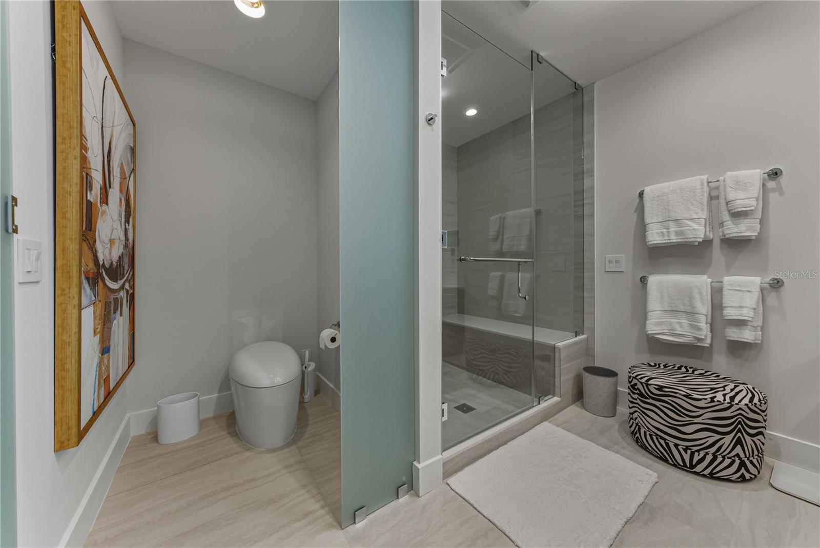 Image 52 of 100 For 275 1st Avenue S 1701