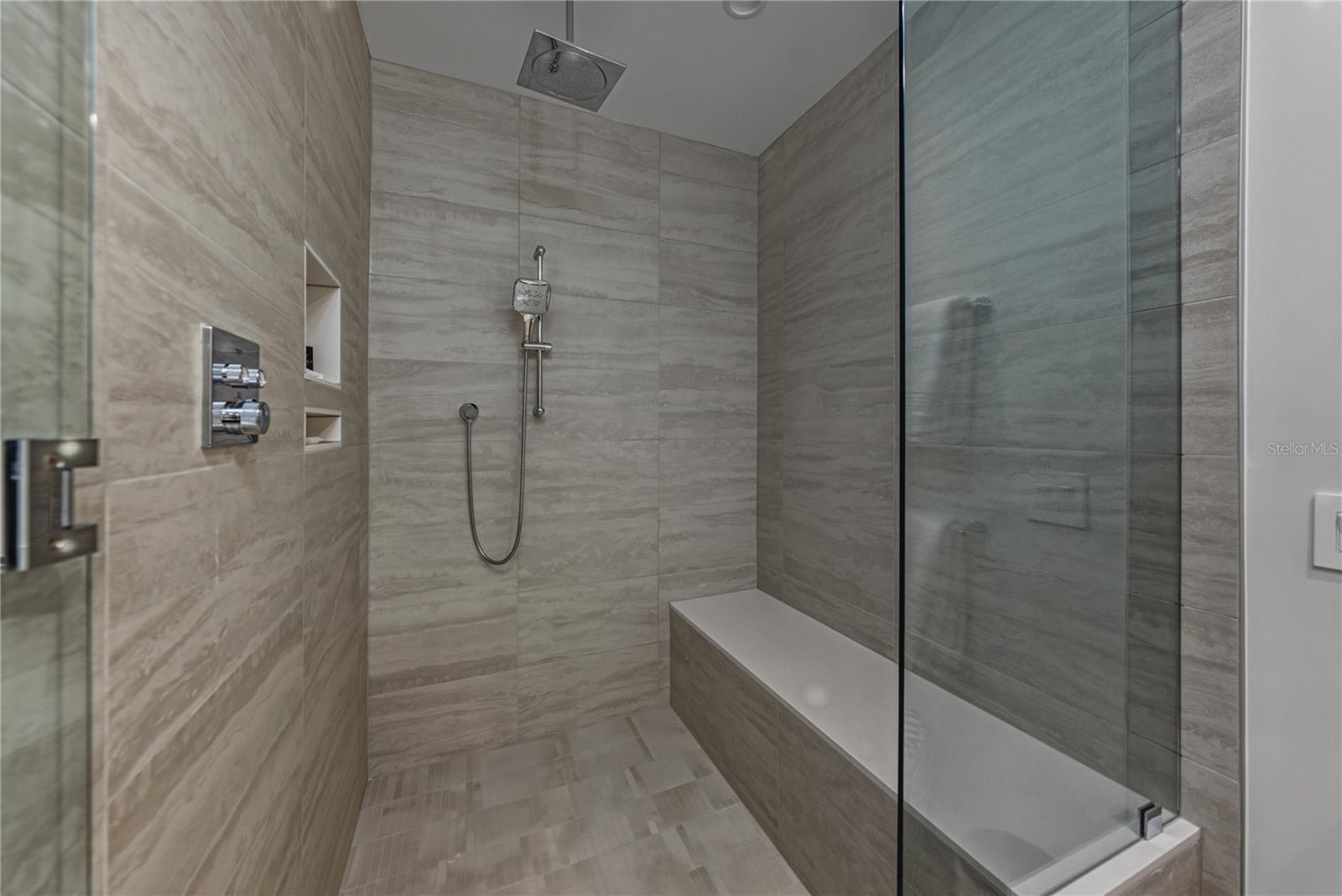 Image 53 of 100 For 275 1st Avenue S 1701