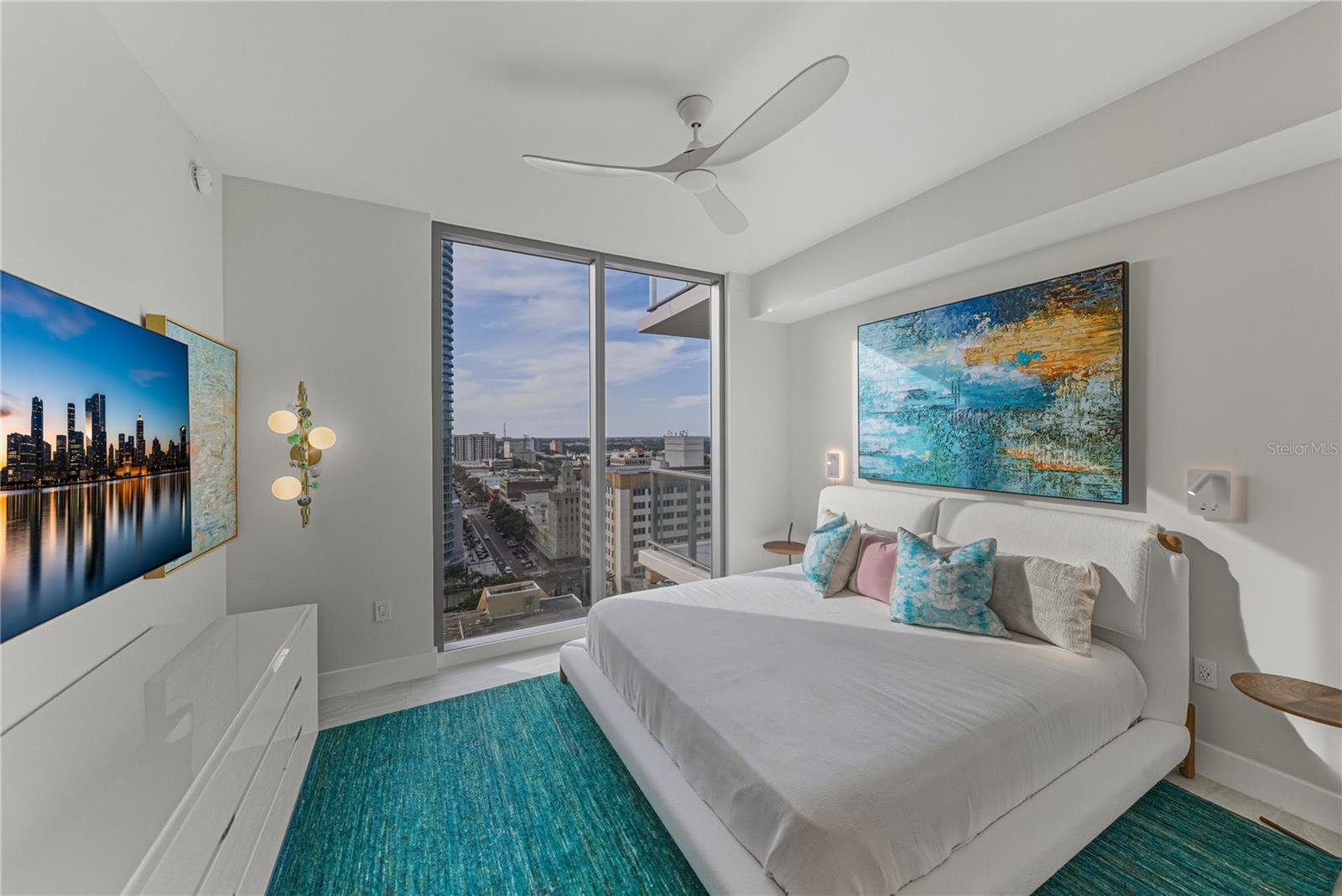 Image 56 of 100 For 275 1st Avenue S 1701