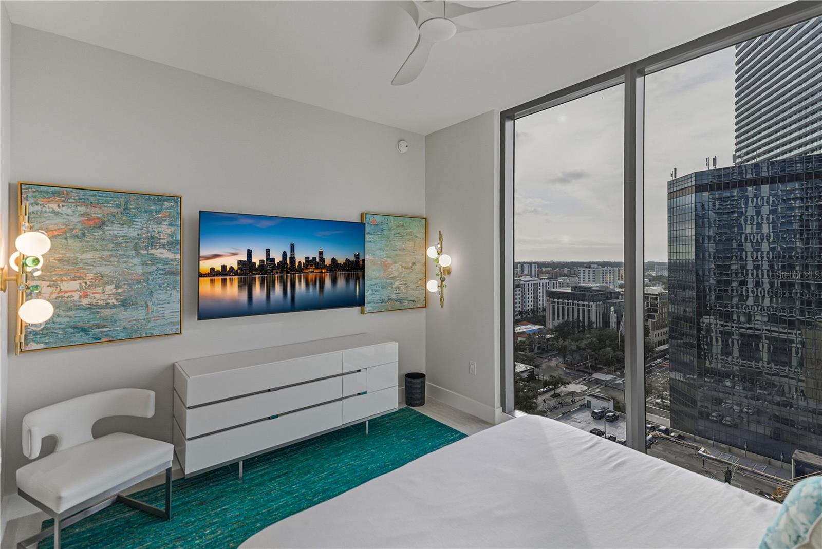 Image 57 of 100 For 275 1st Avenue S 1701