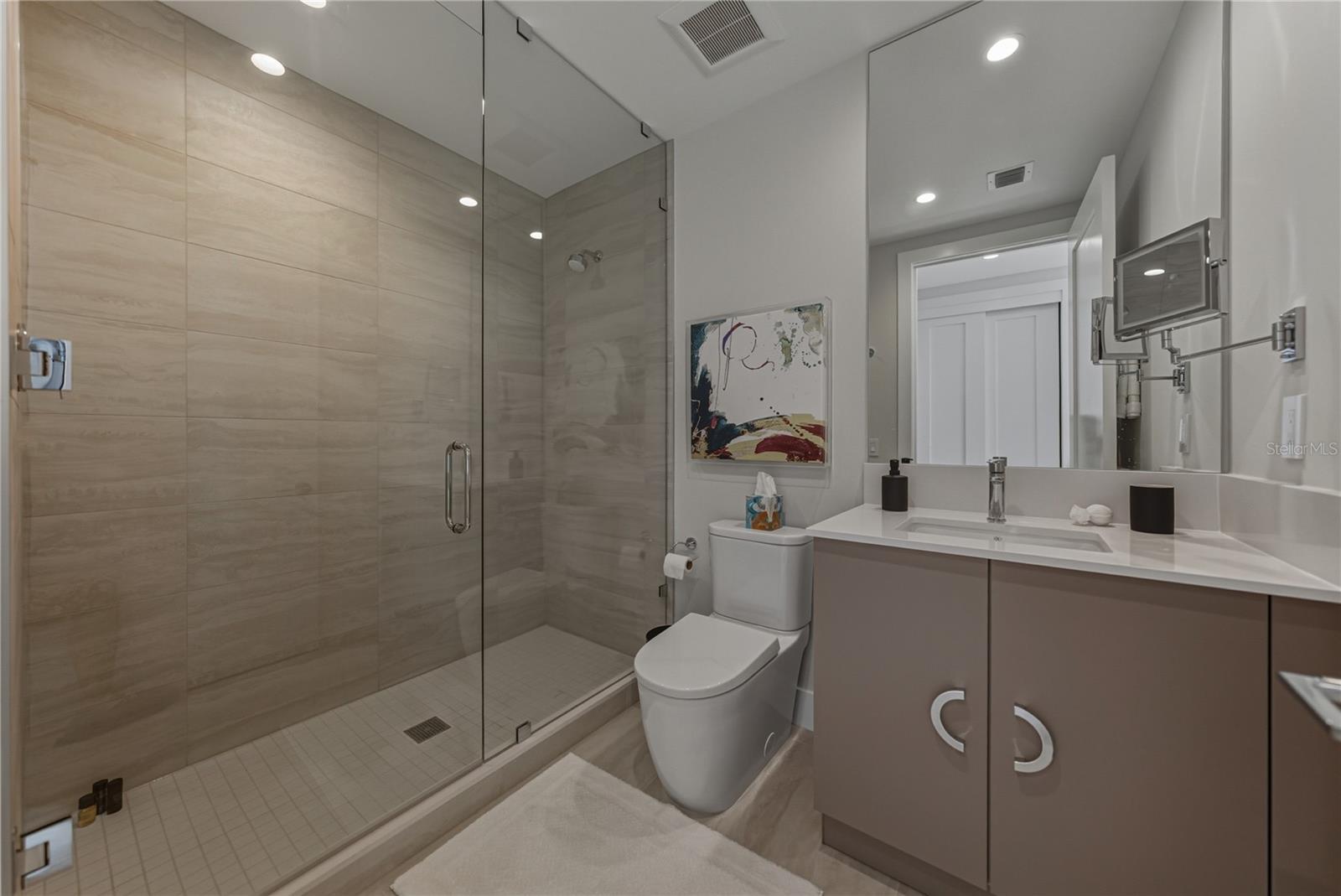 Image 60 of 100 For 275 1st Avenue S 1701