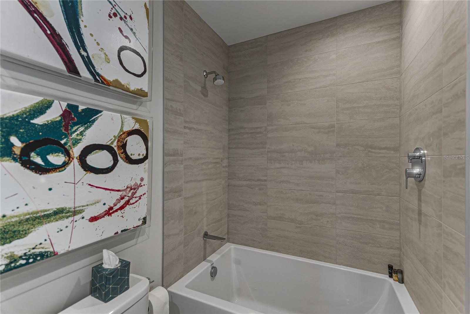 Image 61 of 100 For 275 1st Avenue S 1701