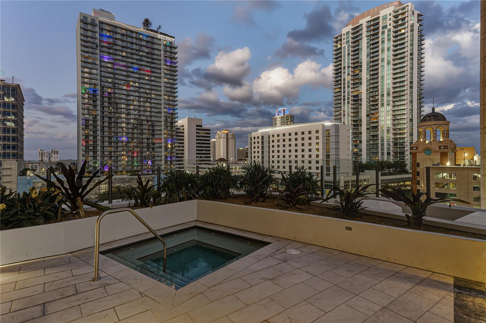 Image 87 of 100 For 275 1st Avenue S 1701