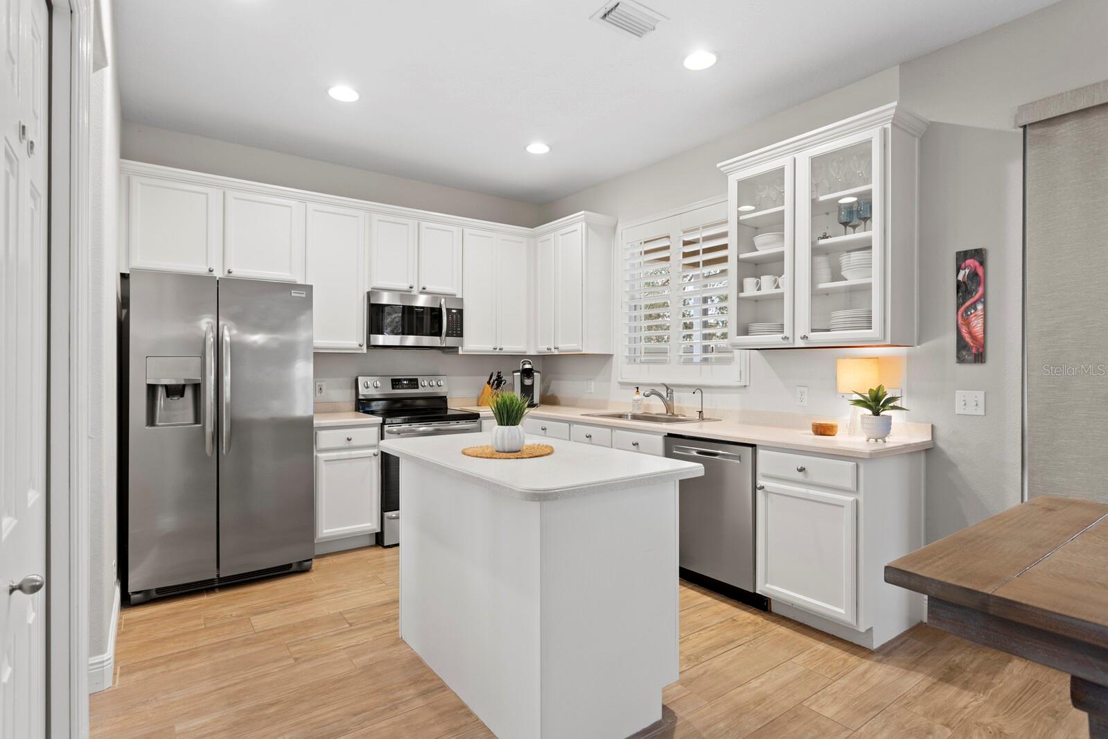 Image 14 of 44 For 540 Harbor Grove Circle