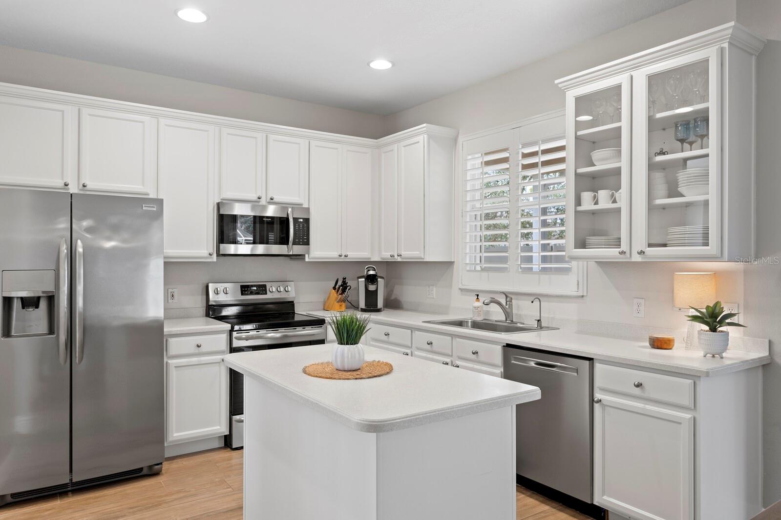 Image 15 of 44 For 540 Harbor Grove Circle