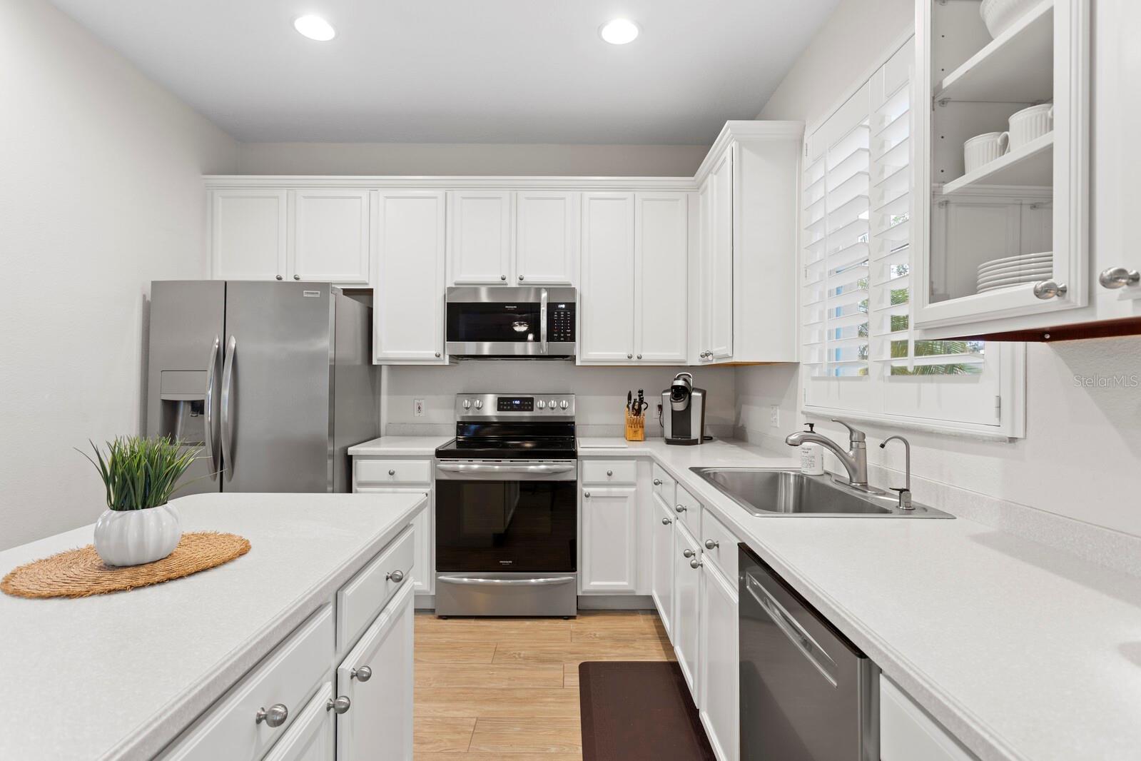 Image 16 of 44 For 540 Harbor Grove Circle