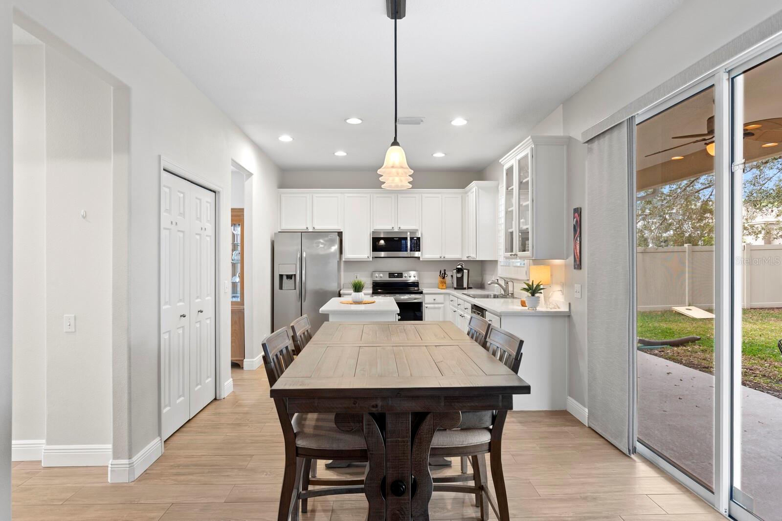 Image 18 of 44 For 540 Harbor Grove Circle