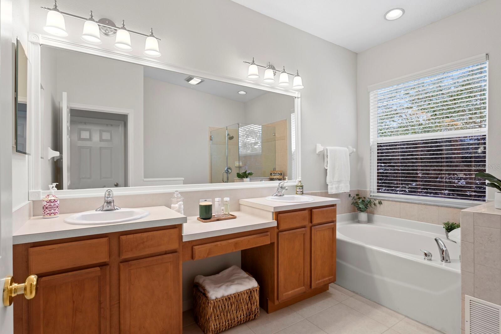 Image 29 of 44 For 540 Harbor Grove Circle