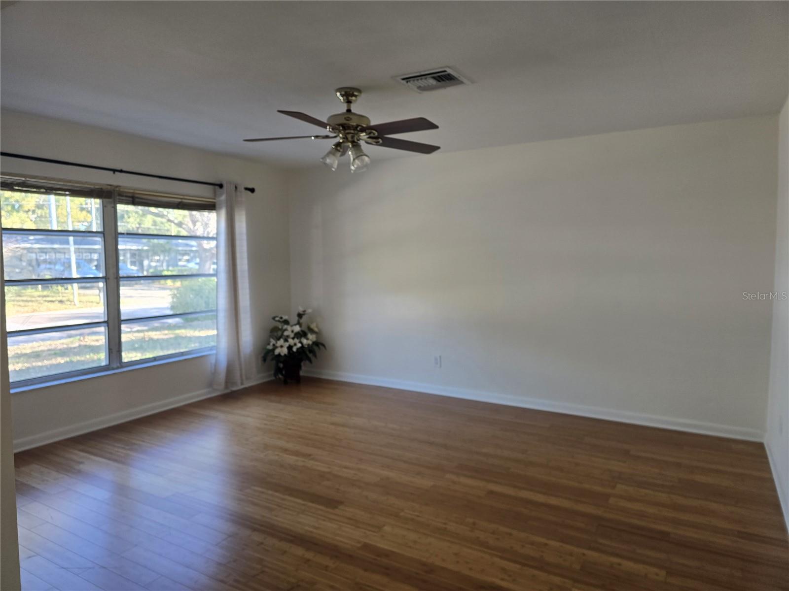 Image 6 of 11 For 1649 Souvenir Drive