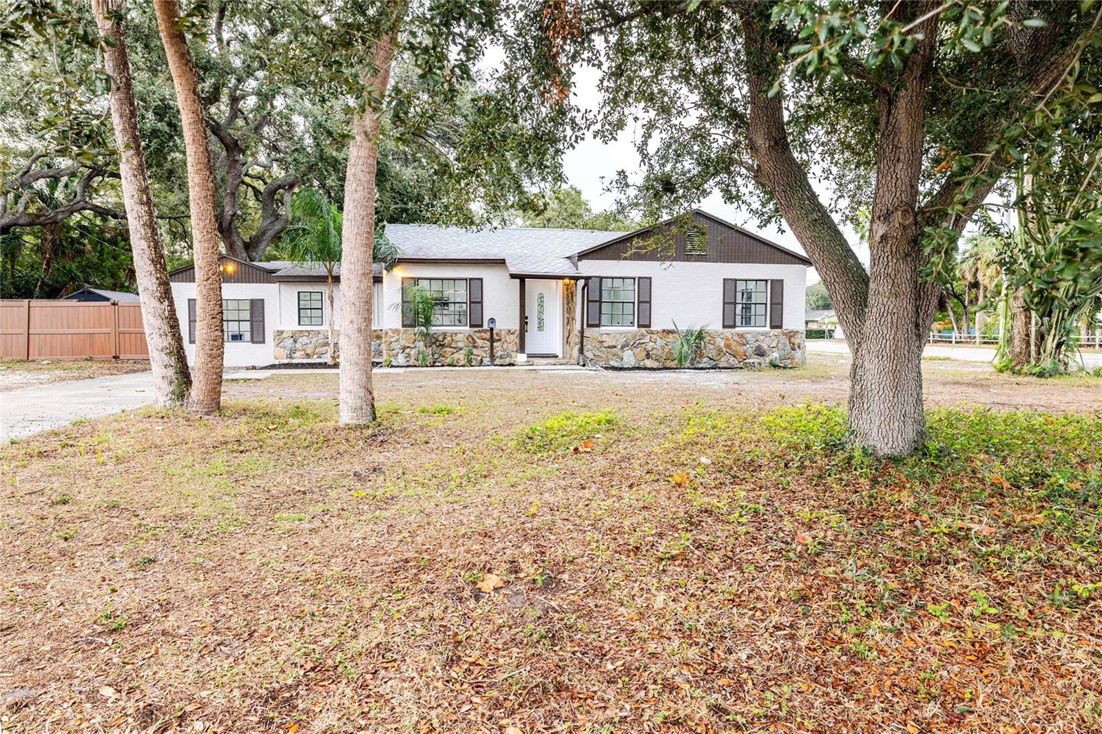 Image 4 of 44 For 3546 Boca Ciega Drive N