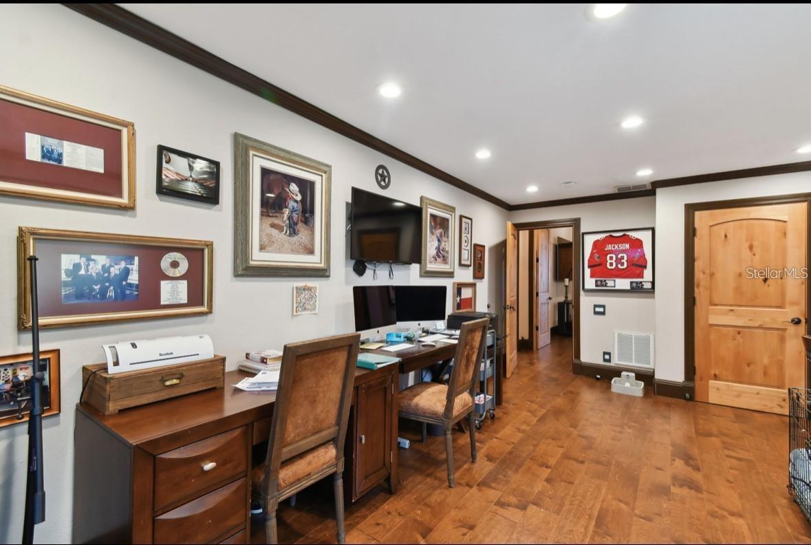 Image 41 of 74 For 9805 Compass Point Way