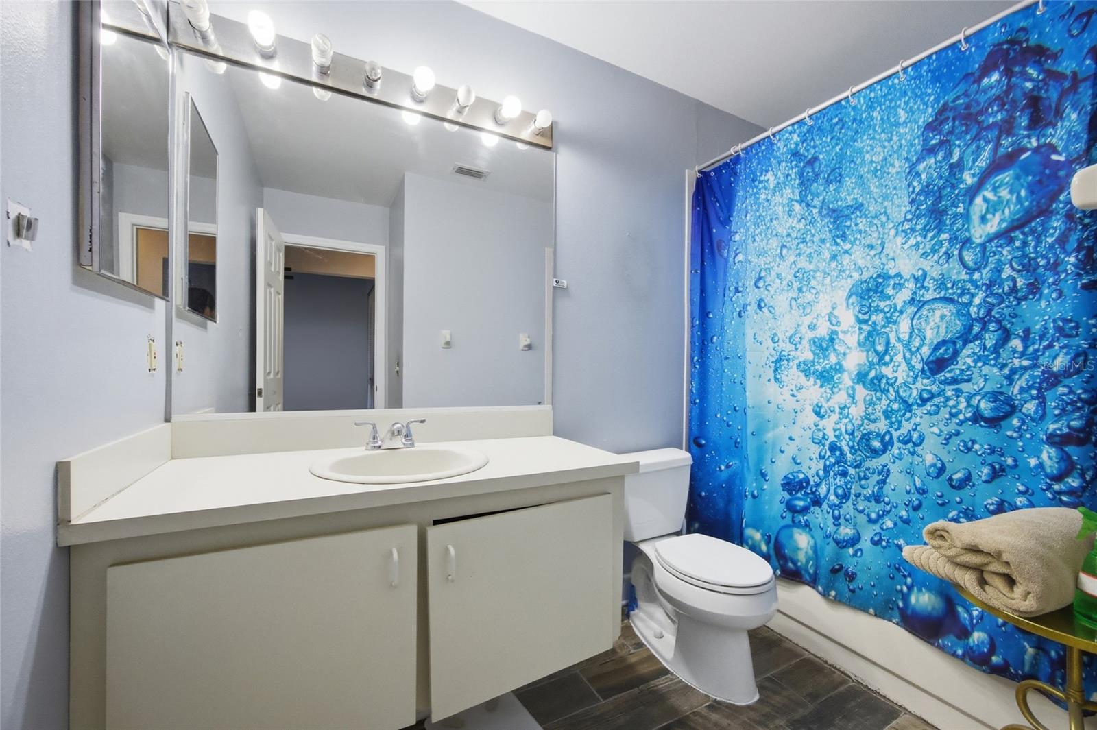 Image 10 of 18 For 7924 Hardwick Drive 623