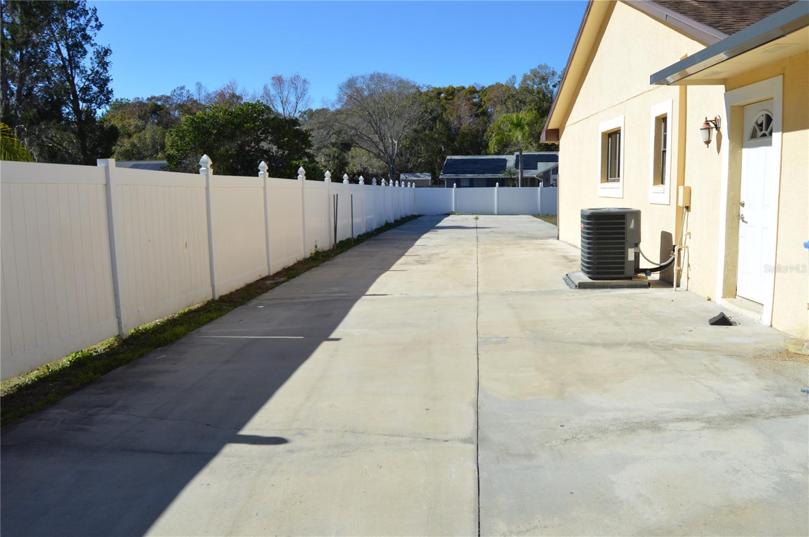 Image 4 of 21 For 15002 Sunglow Court