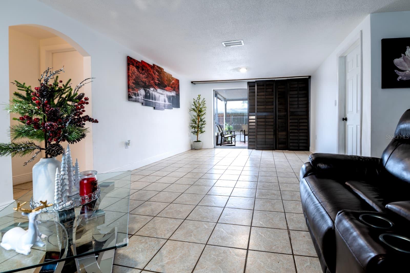 Image 4 of 20 For 1332 Maybury Drive