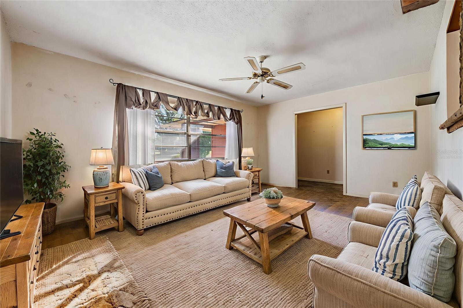 Image 5 of 30 For 7343 Andre Drive