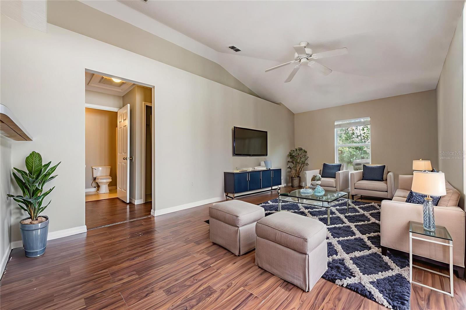 Image 13 of 27 For 13364 Linden Drive