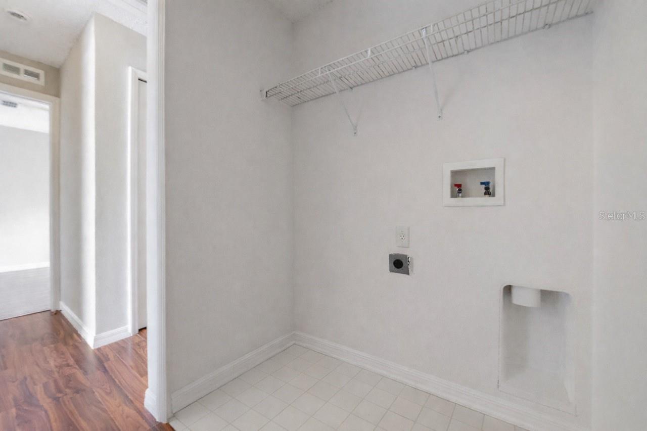 Image 23 of 27 For 13364 Linden Drive