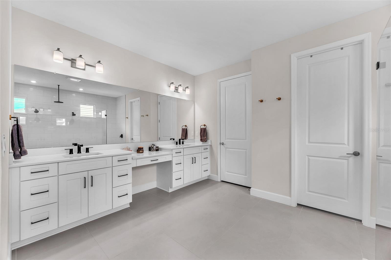 Image 17 of 40 For 33372 Landsman Loop