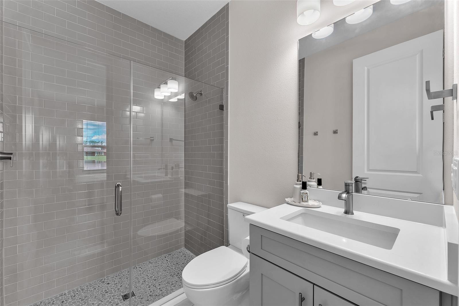 Image 20 of 40 For 33372 Landsman Loop