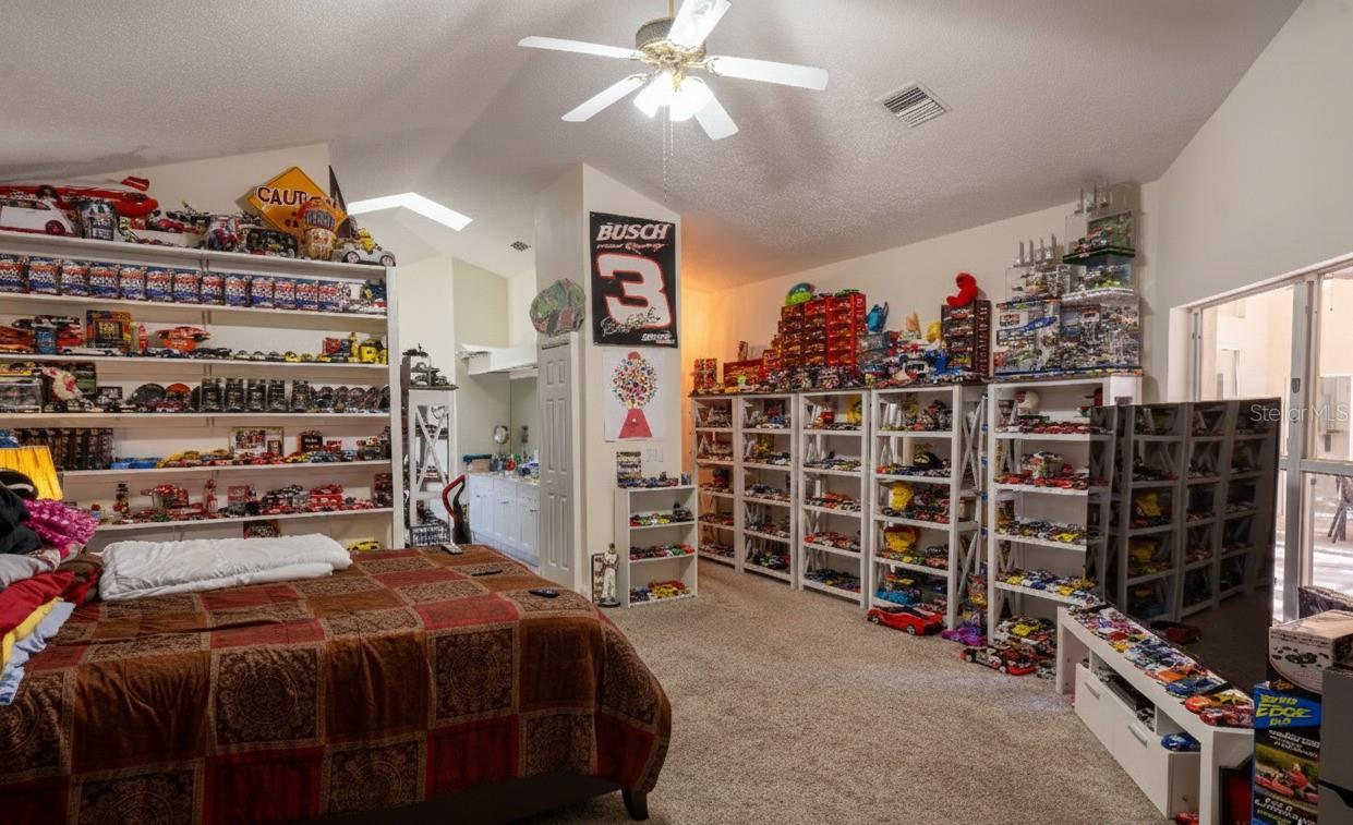 Image 13 of 34 For 1695 Horseshoe Road