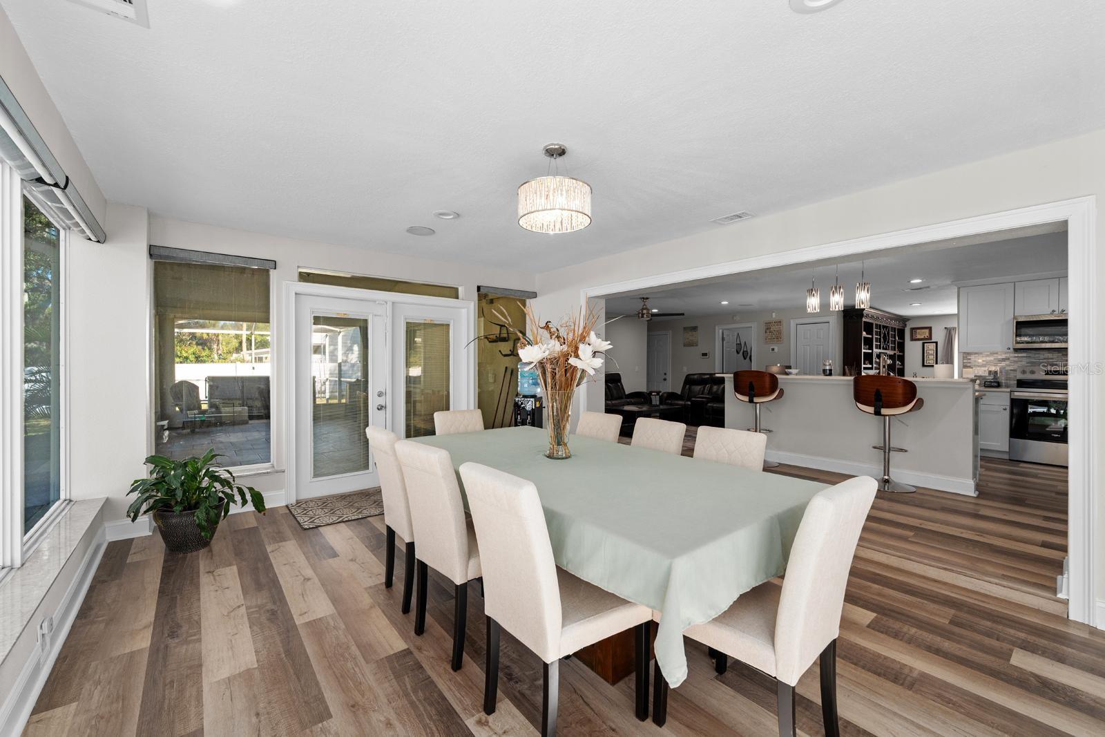 Image 15 of 33 For 4424 Waltham Drive