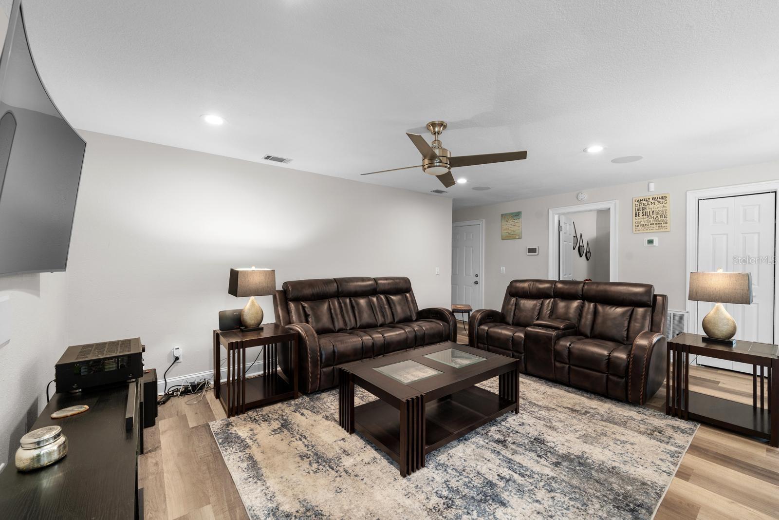 Image 7 of 33 For 4424 Waltham Drive