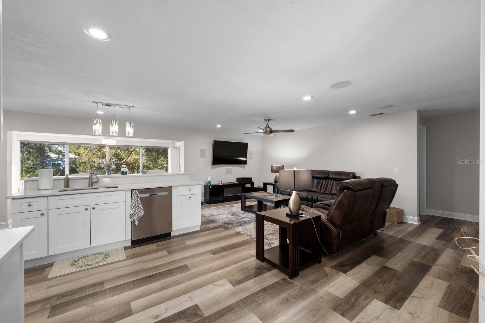 Image 9 of 33 For 4424 Waltham Drive