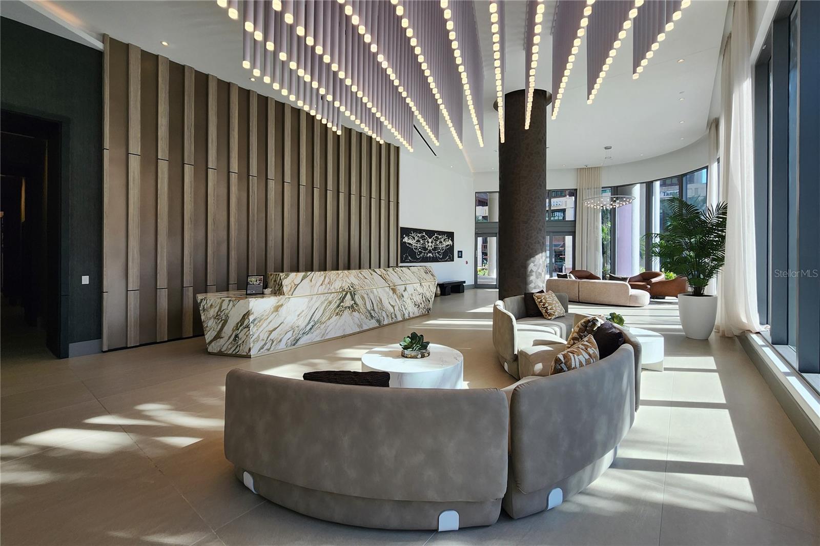 Listing photo id 0 for 275 1st Avenue S 1504