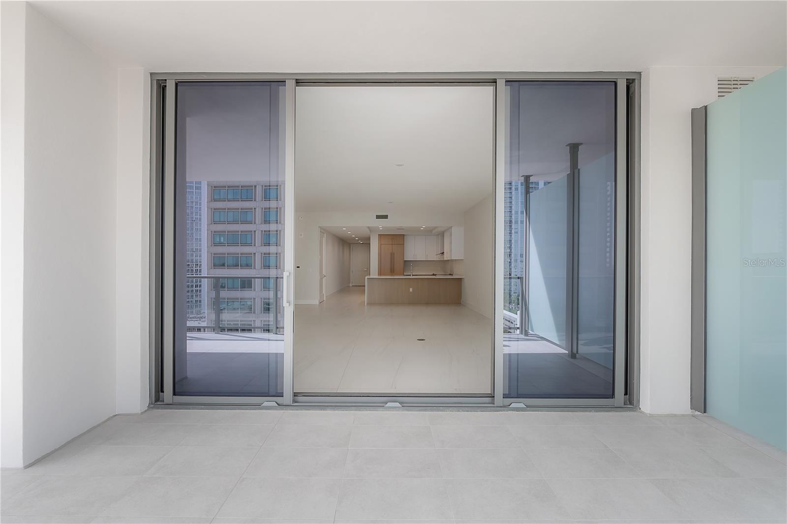 Listing photo id 20 for 275 1st Avenue S 1504