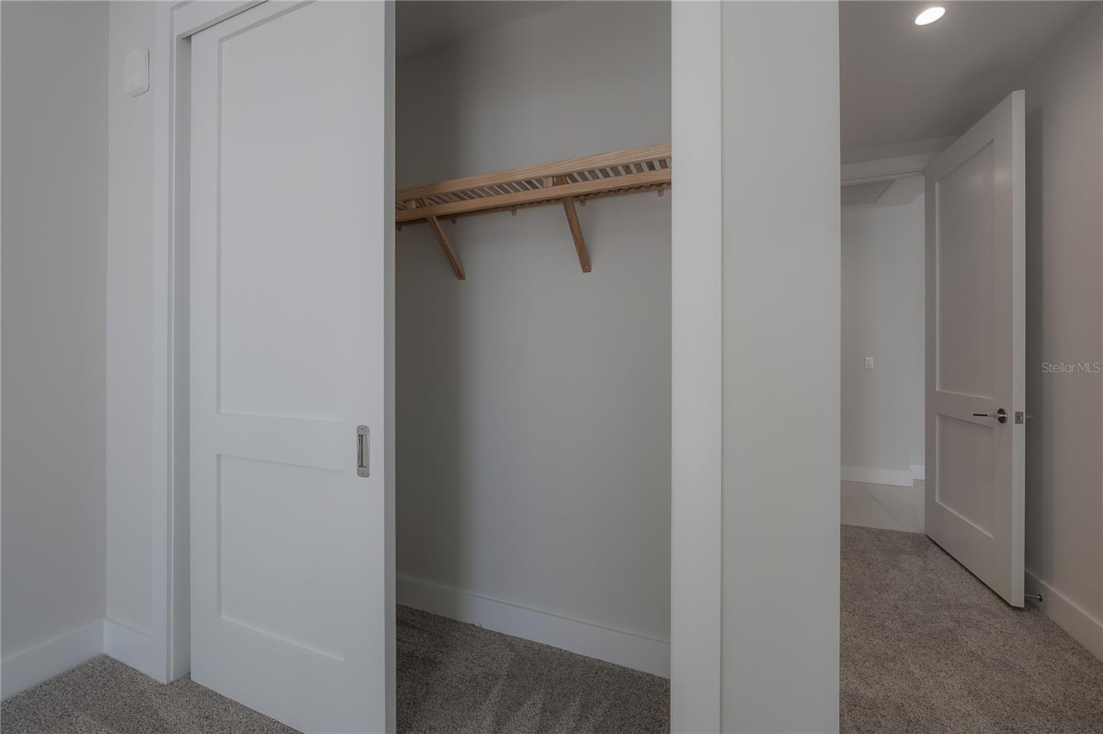 Listing photo id 27 for 275 1st Avenue S 1504