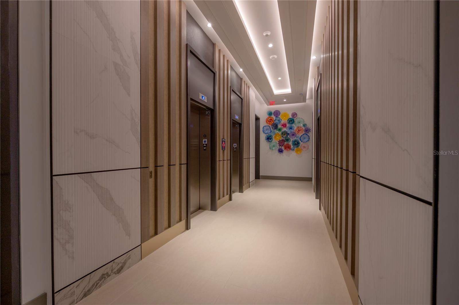 Listing photo id 1 for 275 1st Avenue S 1504