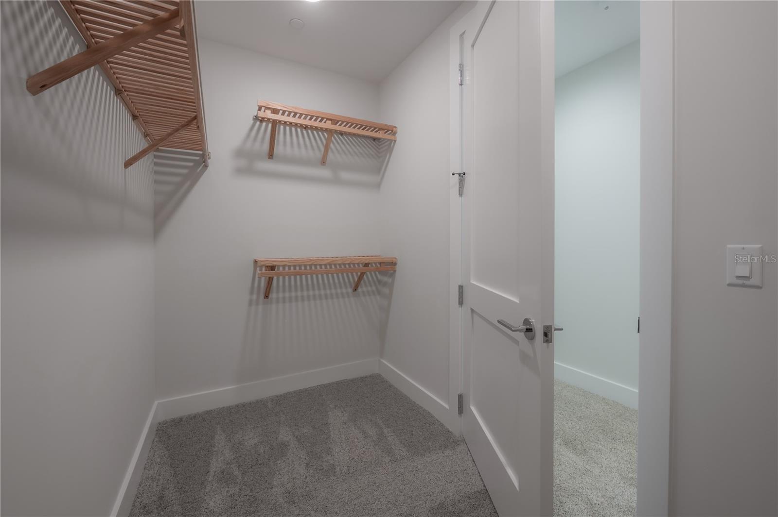 Listing photo id 41 for 275 1st Avenue S 1504