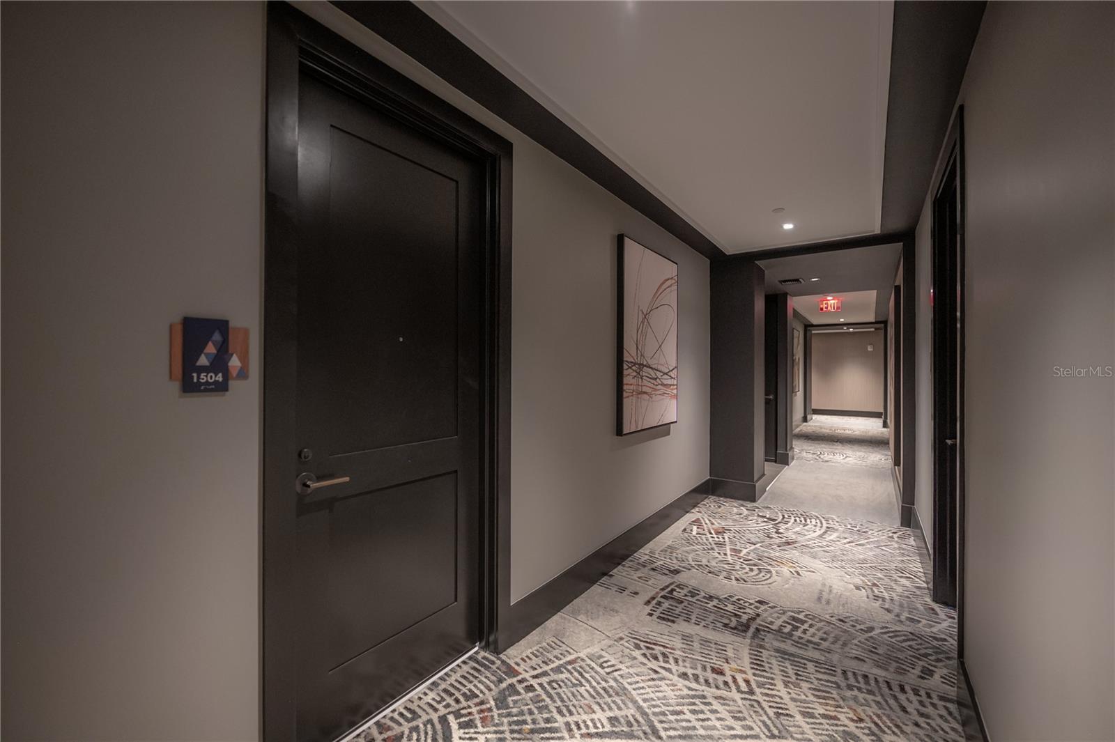 Listing photo id 44 for 275 1st Avenue S 1504