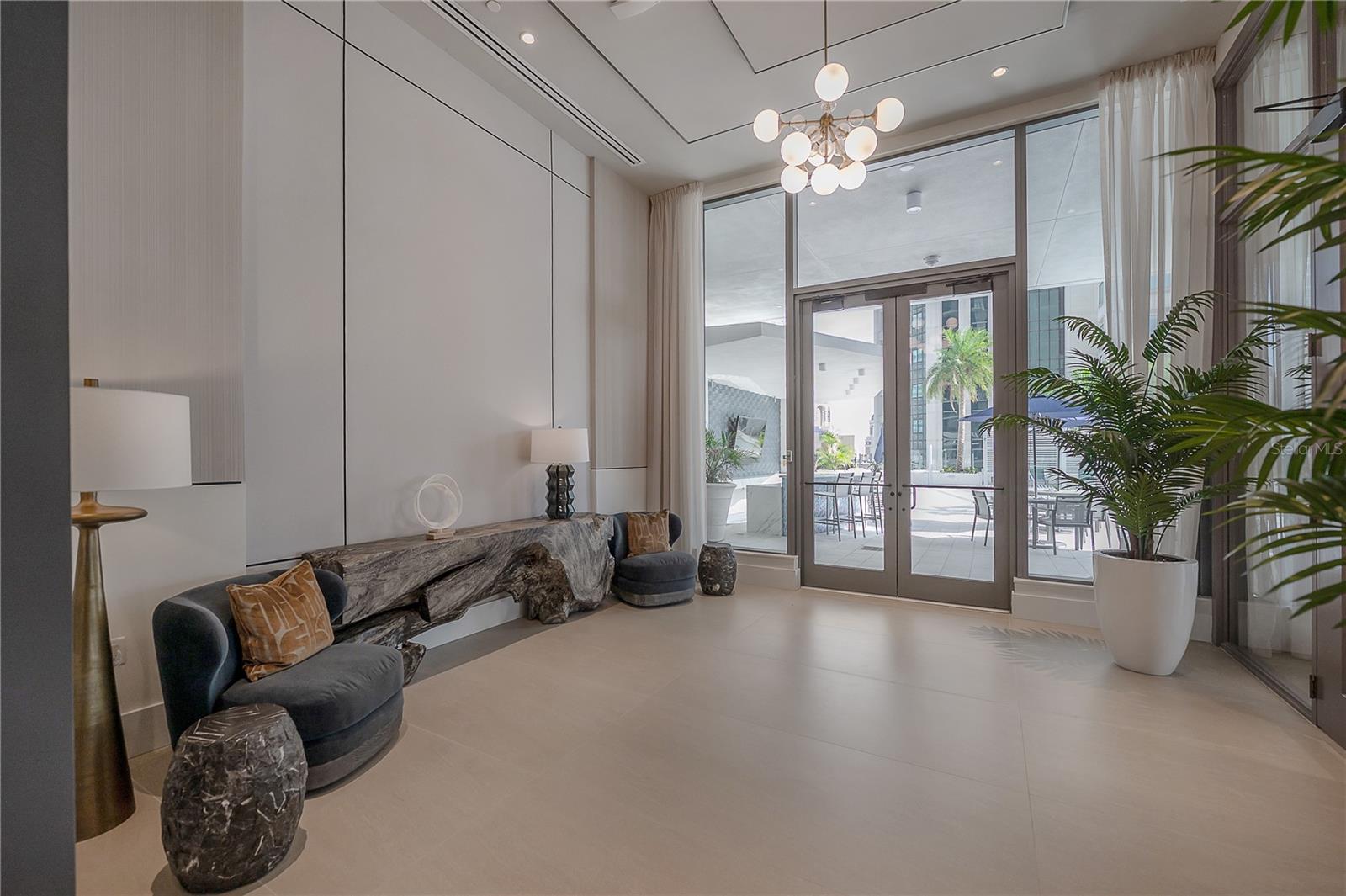 Listing photo id 46 for 275 1st Avenue S 1504