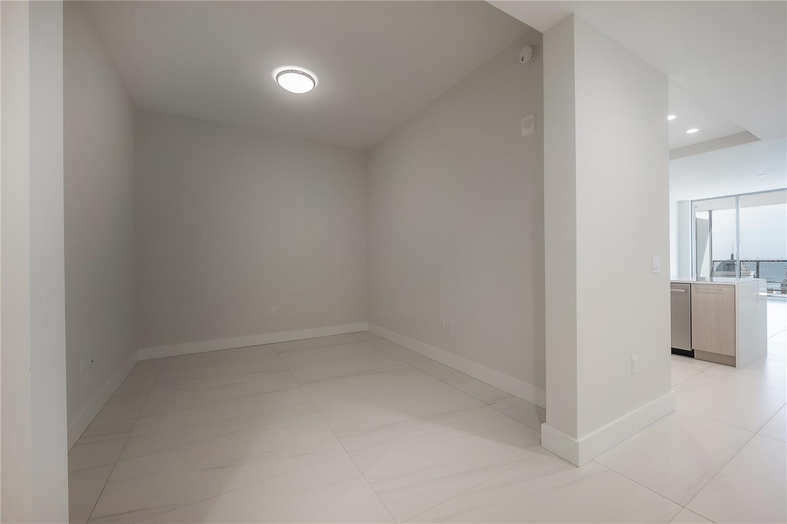 Listing photo id 3 for 275 1st Avenue S 1504