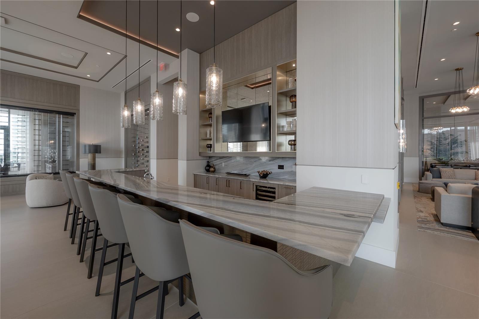 Listing photo id 49 for 275 1st Avenue S 1504