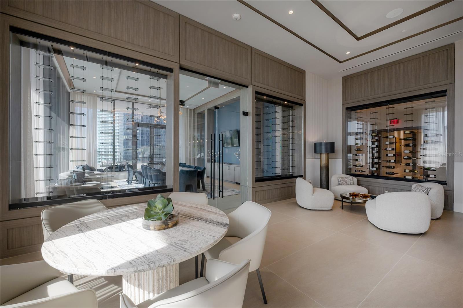 Listing photo id 50 for 275 1st Avenue S 1504