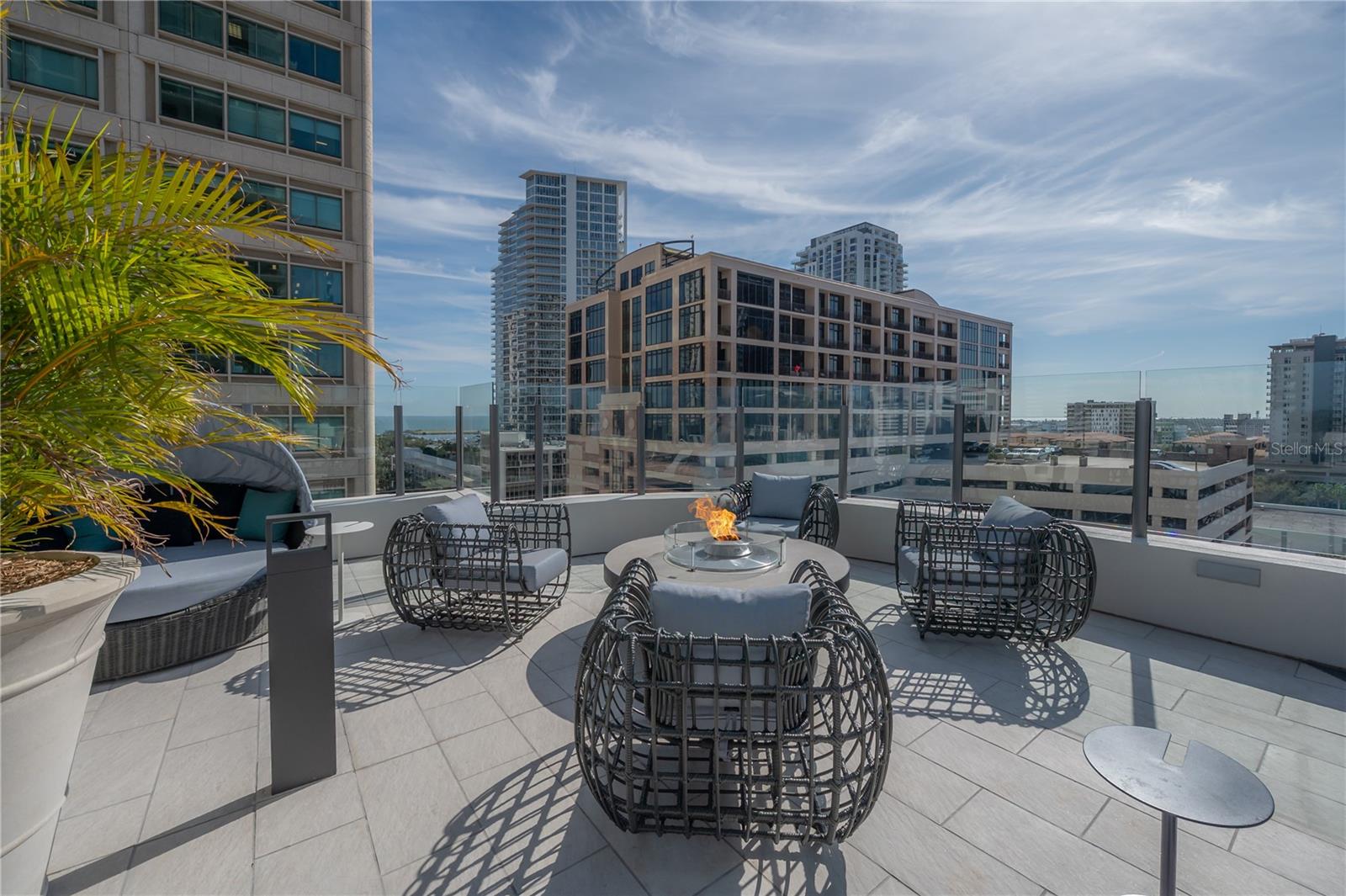 Listing photo id 58 for 275 1st Avenue S 1504