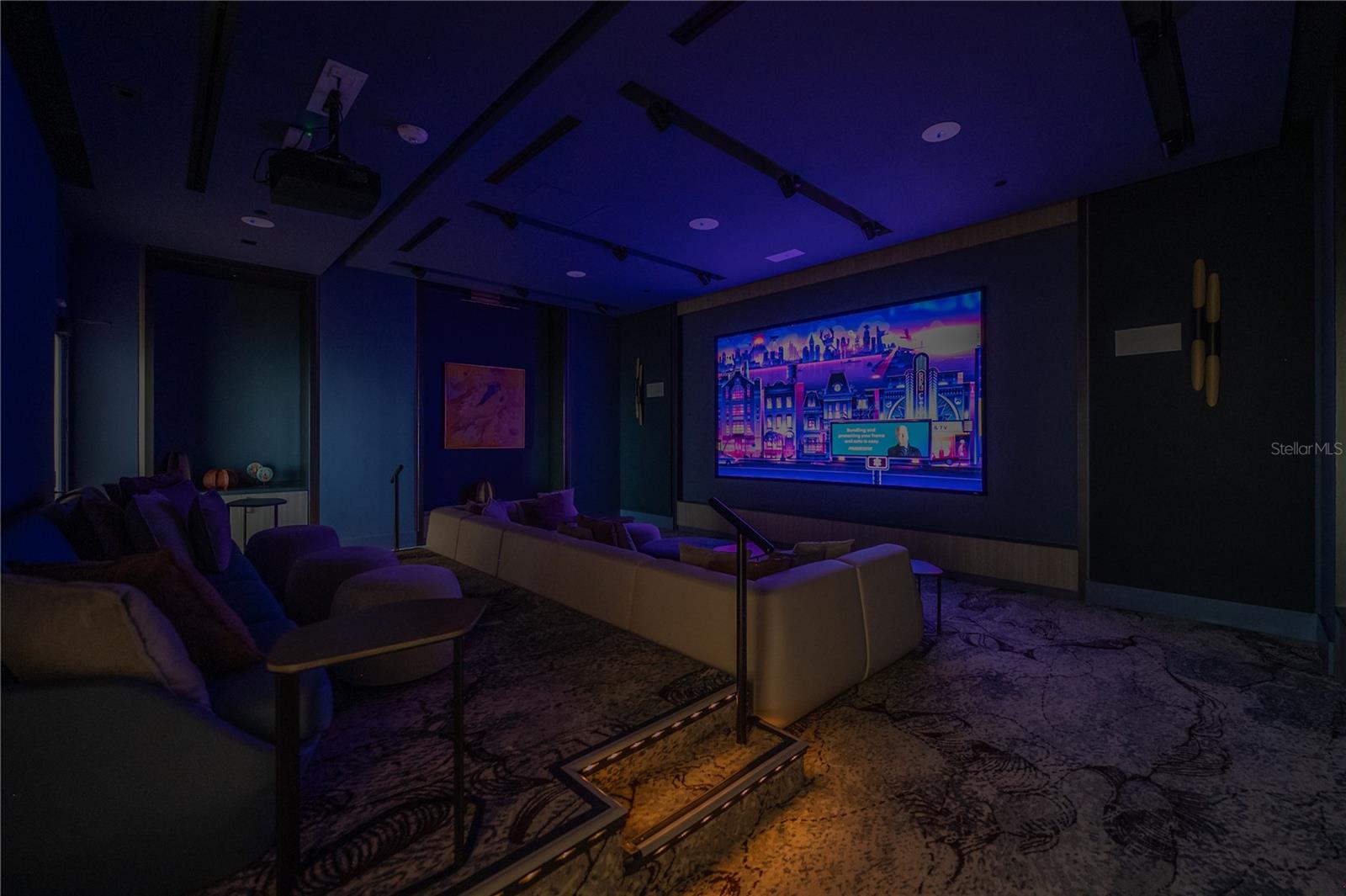 Listing photo id 67 for 275 1st Avenue S 1504