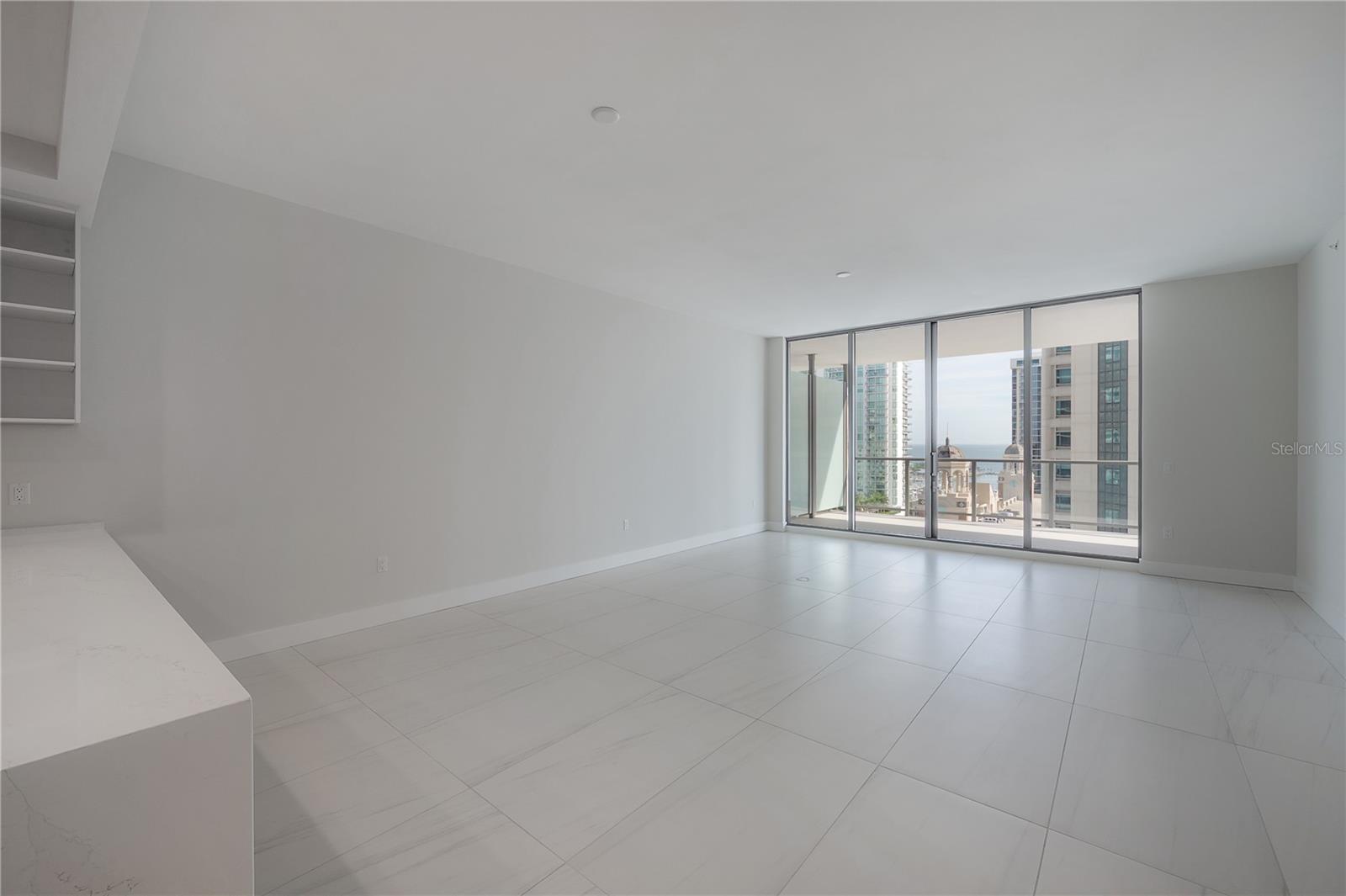 Listing photo id 6 for 275 1st Avenue S 1504