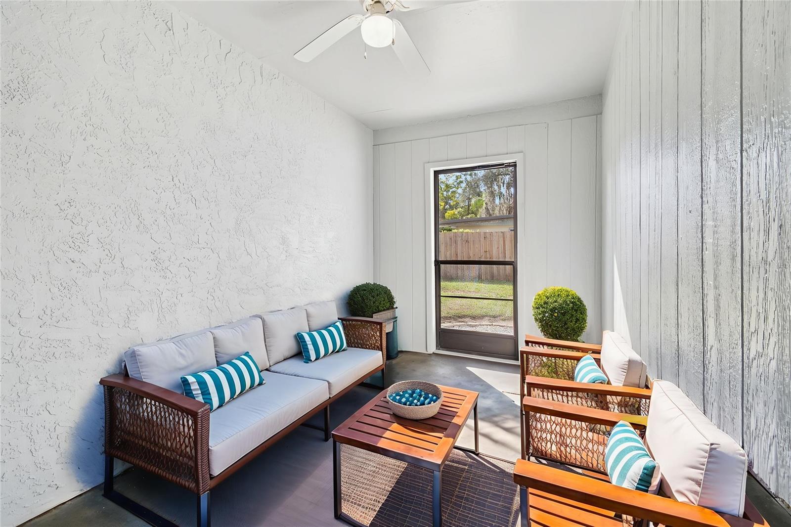 Image 13 of 21 For 7416 Manhattan Drive