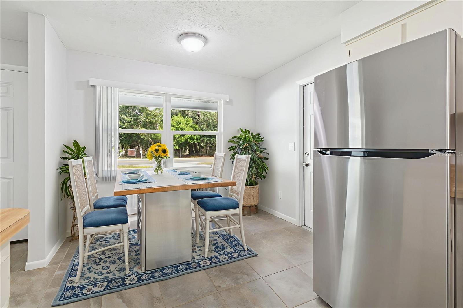 Image 6 of 21 For 7416 Manhattan Drive