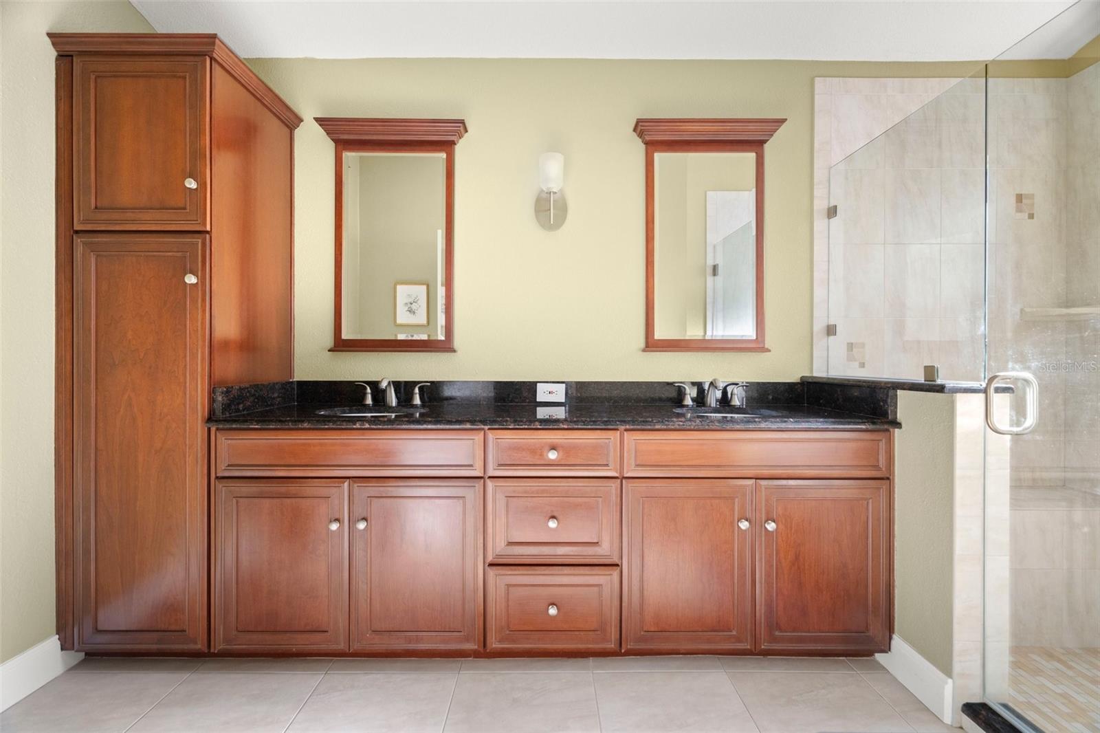 Image 14 of 27 For 775 Brittany Park Boulevard