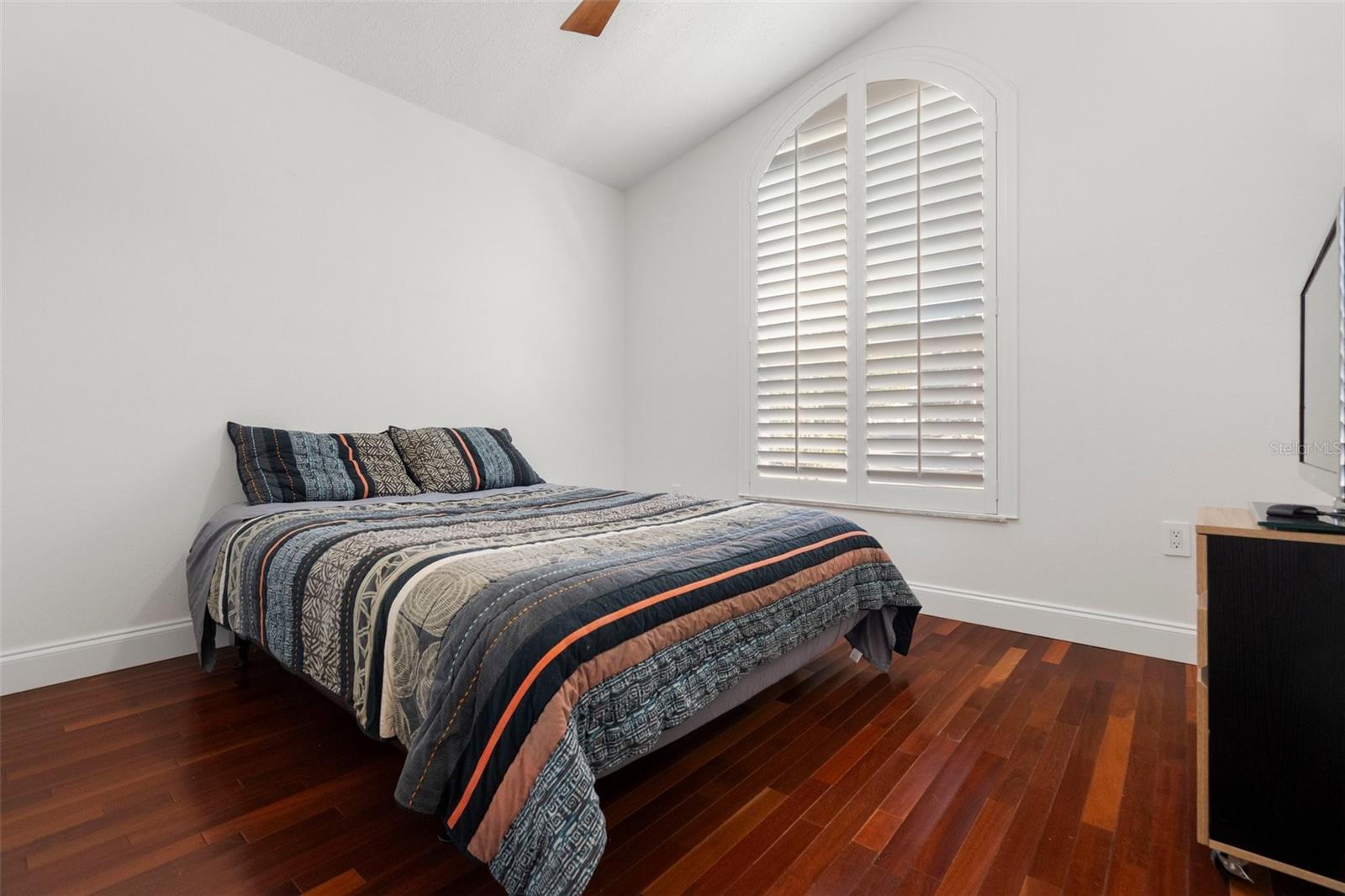 Image 16 of 27 For 775 Brittany Park Boulevard