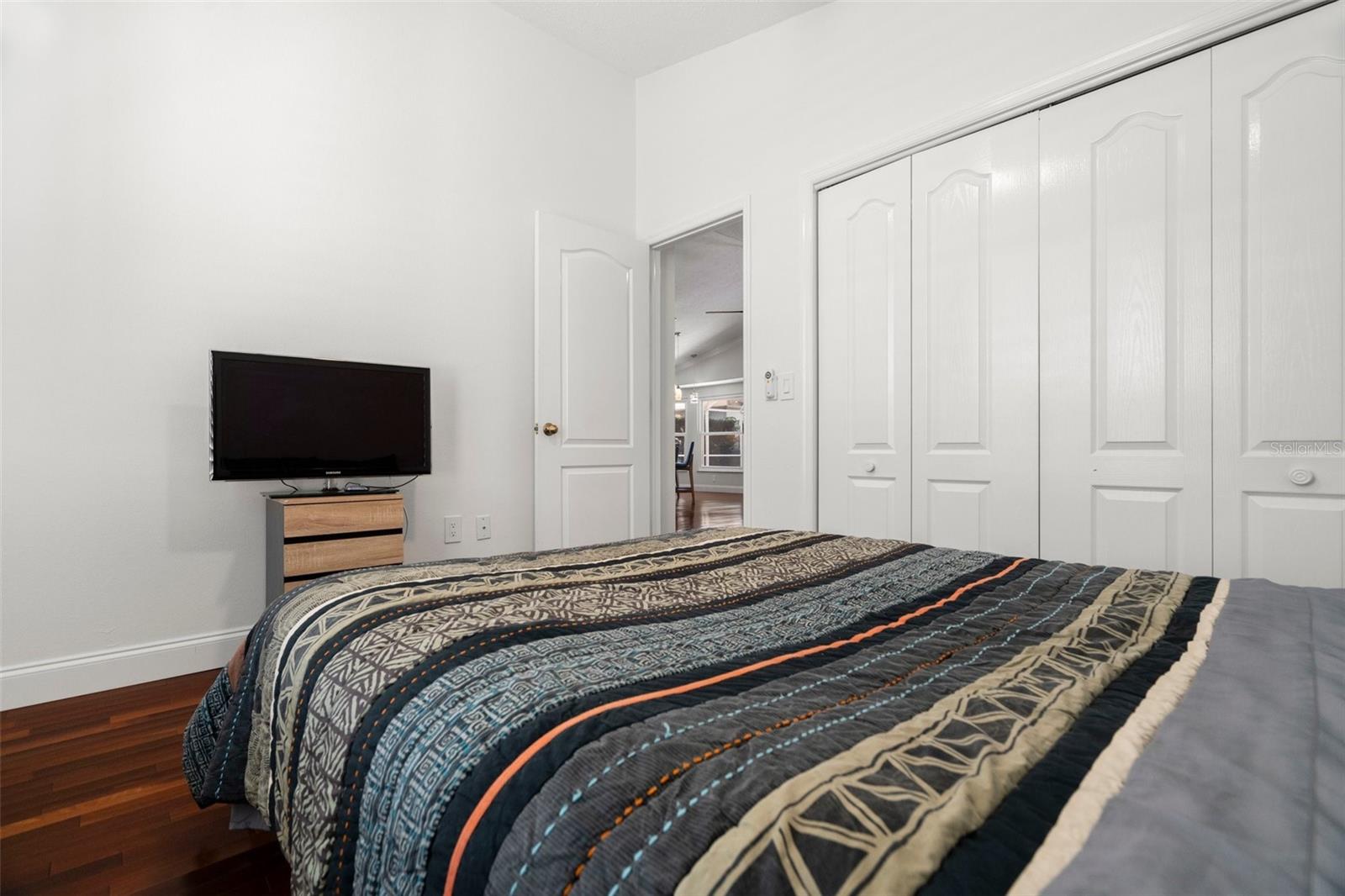 Image 17 of 27 For 775 Brittany Park Boulevard