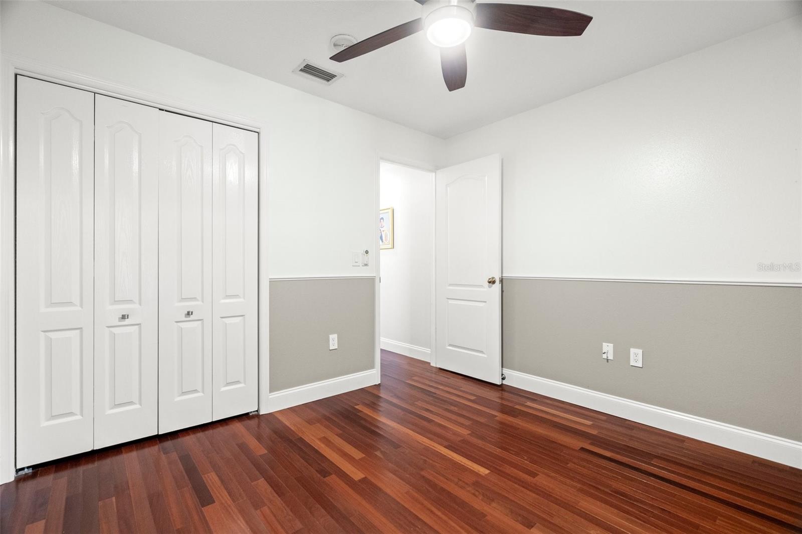 Image 20 of 27 For 775 Brittany Park Boulevard