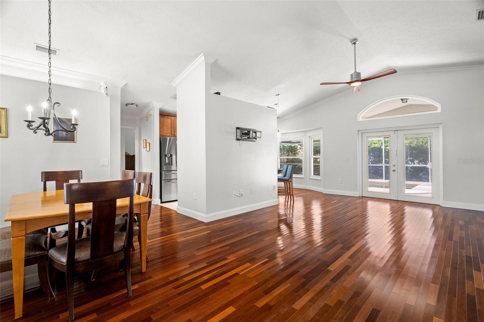 Image 4 of 27 For 775 Brittany Park Boulevard