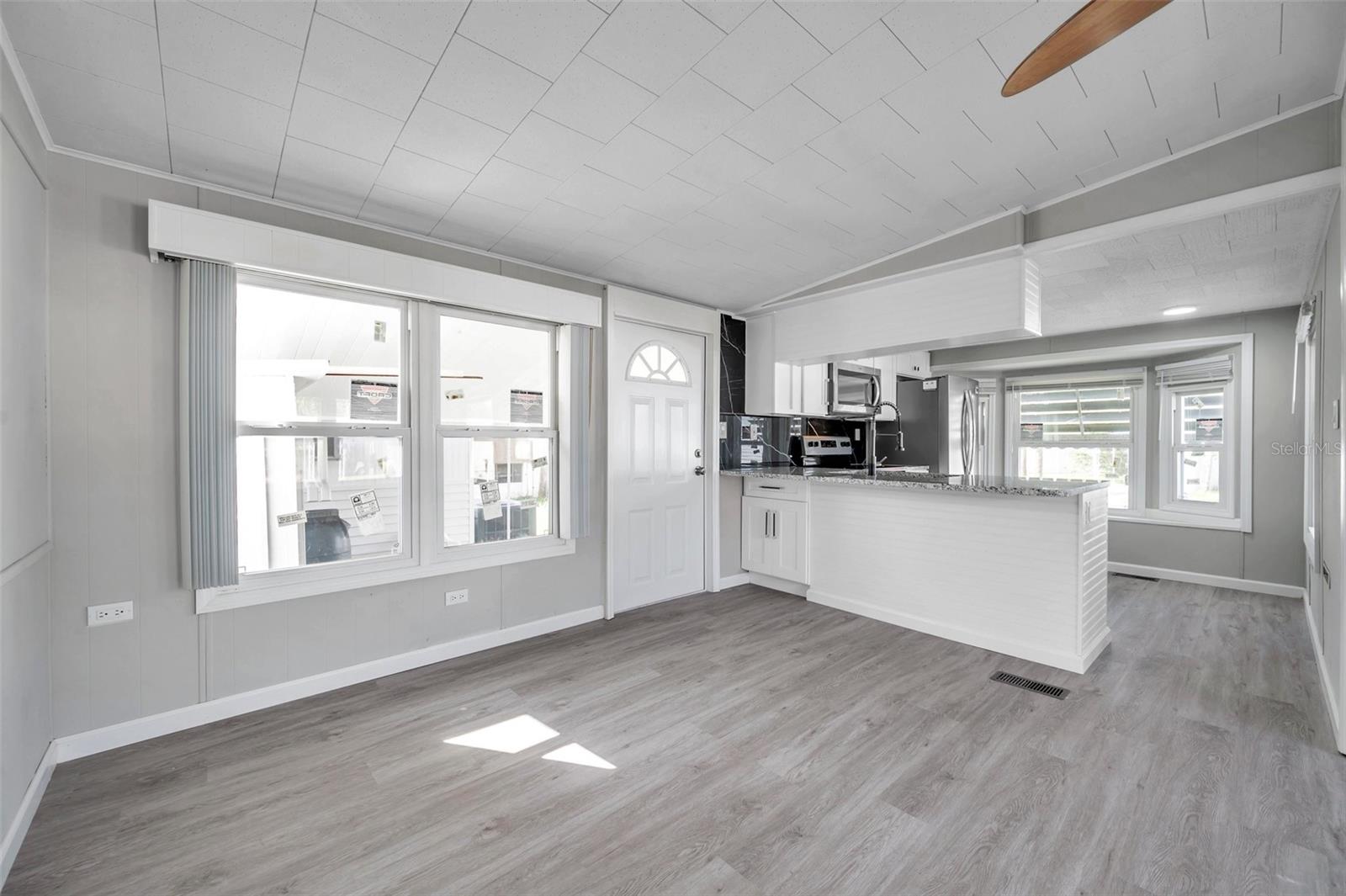 Image 10 of 76 For 4851 Gandy Boulevard B6-l27